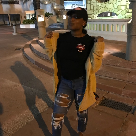 Meet your Posher, Sheneia - Picture 1 of 1